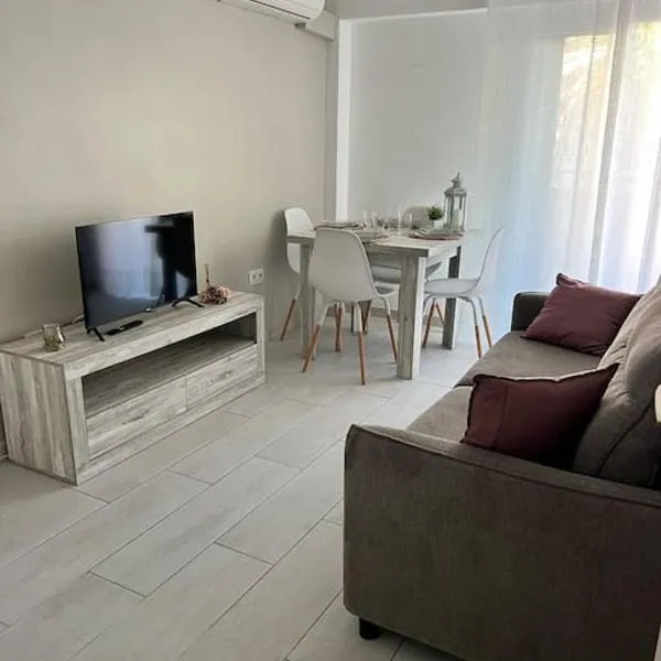 Apartamento de 2 habitaciones, hótel í Salou