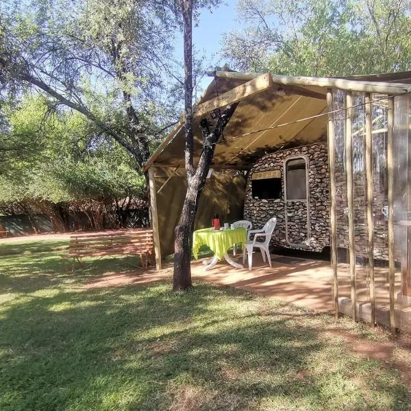 Hartbeespoort Cara-glamping self-cater units, hotel di Pretoria