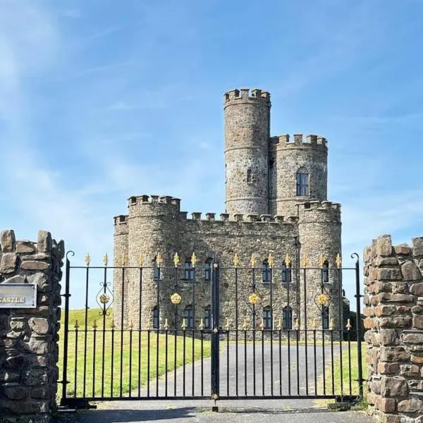 Romantic Rural Break In Countryside Castle Grounds Private Retreat Wizards Rest, hotel v destinaci Bishops Tawton