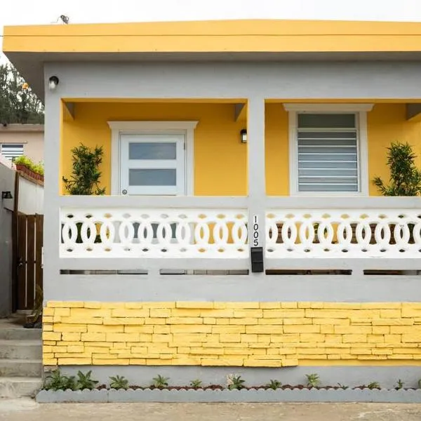 Casita Caribe Beachside Oasis with Pool & BBQ, hotel v destinaci Arecibo