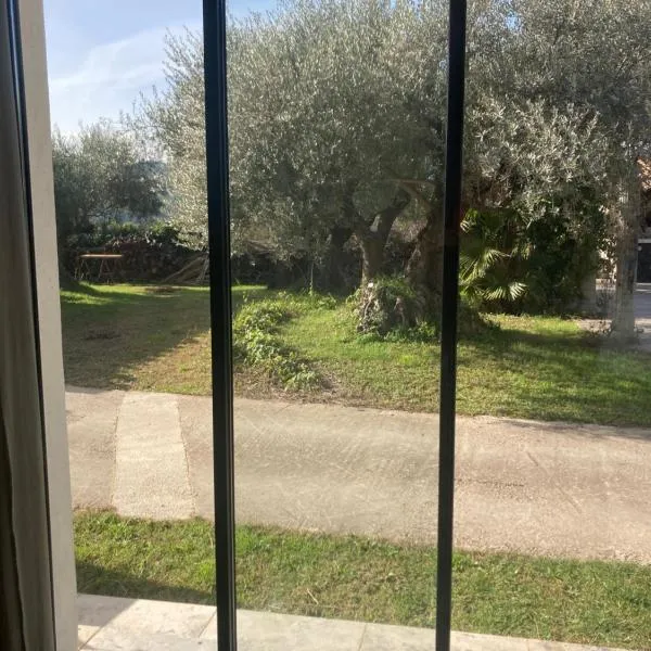 Studio neuf a la campagne a 10 minutes des plages de mediterranée, hotel v destinaci La Bouilladisse