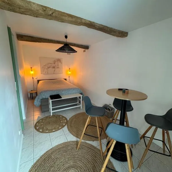 Au Chevaleins – hotel w mieście Chaleins