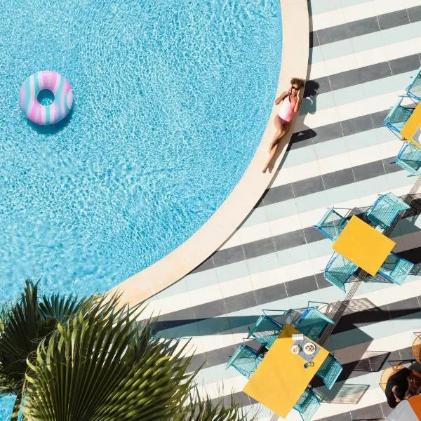 tent Mojito Suites, отель в Магалуфе
