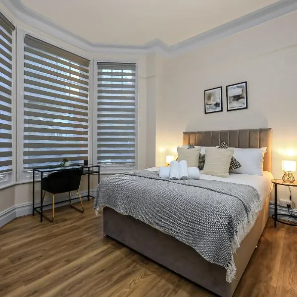 Cozy Sunlit Studio with Kitchenette, hotelli Lontoossa
