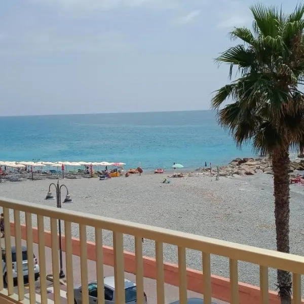 Appartamento Giardino 4, hotel v destinaci Ventimiglia