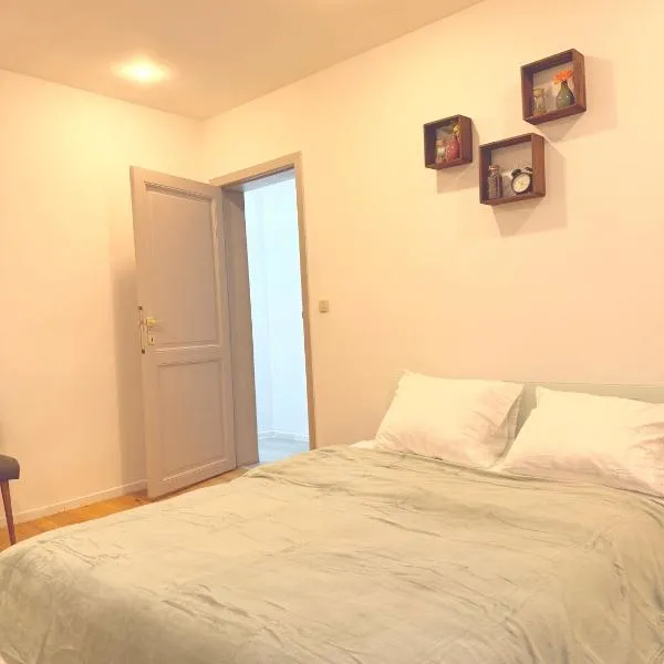 vicos house, hotel v destinaci Charleroi