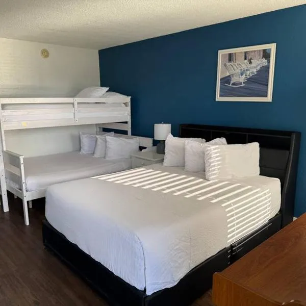 Waterfront Room, Heated Pool, Tiki Bar & Grill !, hotel en Sarasota