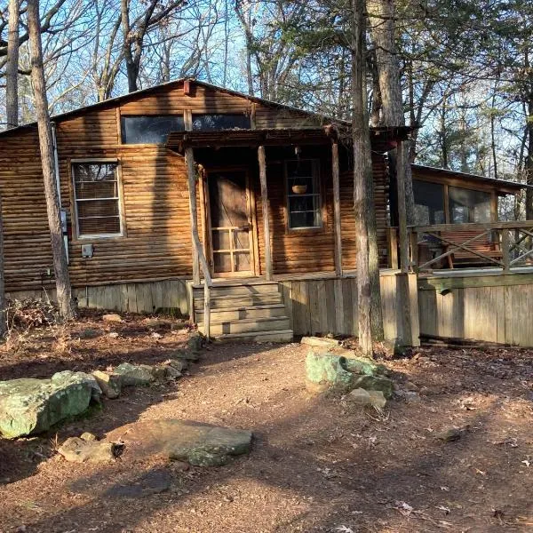 Little Piney Cabin, hotel v destinaci Morrilton