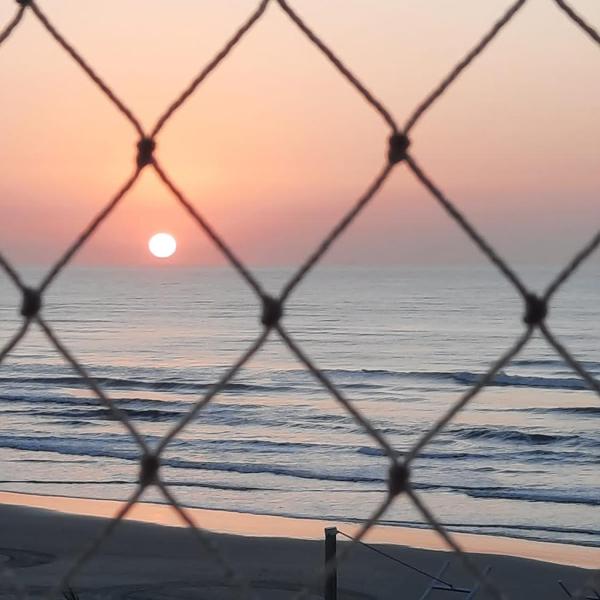 Vista incrível é no Apê Reformado de Frente pro Mar