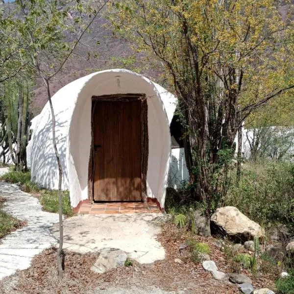 Refugio Shangrila, hotel in Jordán