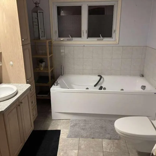 sailors house, hotel in Keflavík