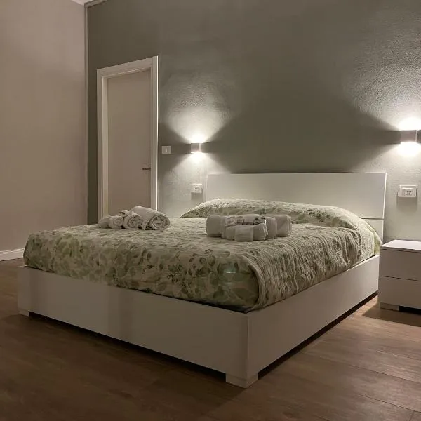 Carducci House, hotel v destinaci Asti