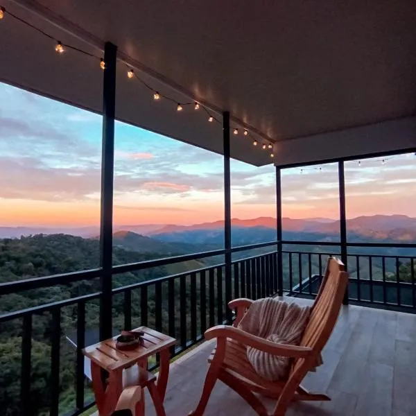 Nosara Hideaway 3 - BREAKFAST AVAILABLE & Mountain View Cabins, hotel in Nosara