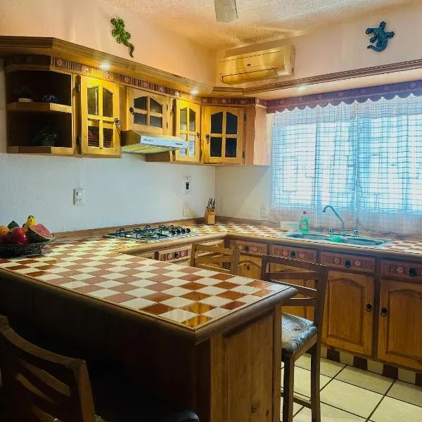 Casa Iguanas, hotel u gradu Mansaniljo