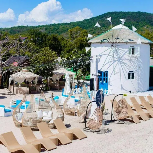 The Beach Calatagan Mediterraneo powered by Cocotel, hotel v destinaci Calatagan