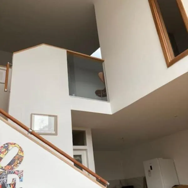 Moderne og centralt rækkehus i Herning, hotel v destinaci Herning