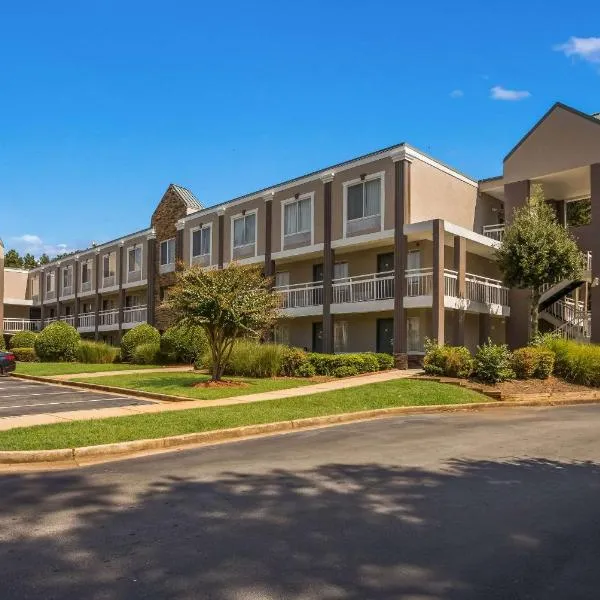 Quality Inn Northlake, hotel v destinaci Tucker