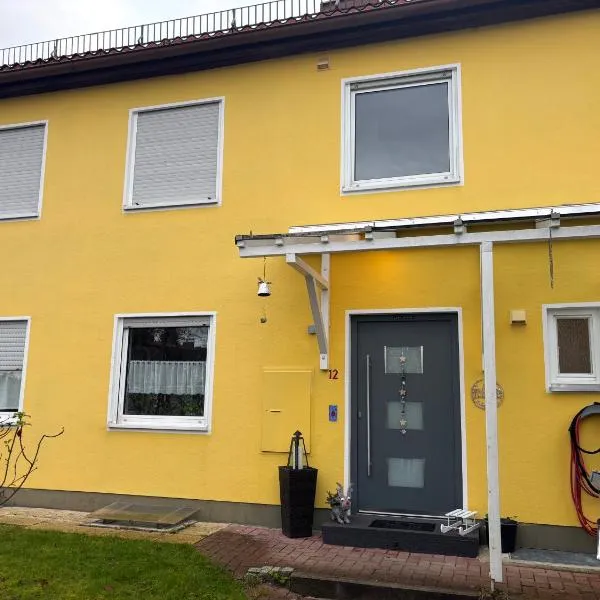 1 Privatzimmer möbliert gut ausgestattet und gute Anbindung Bus Bahn, hotel v destinaci Hohenbrunn