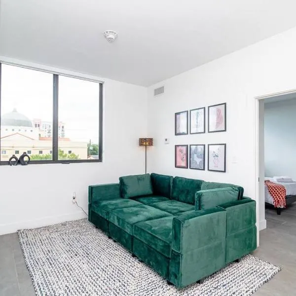 Miami 2BR Getaway with King Beds Near Marlins Park & Calle Ocho photo 2