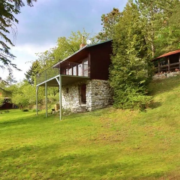 Chata U Sluníčka, hotel in Chvalatice