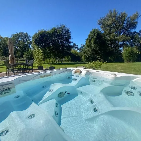 L'Oasis Des Pyrénées, hotel v destinaci Campuzan