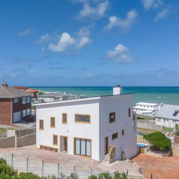 Oom Jan Guesthouse, hotel v destinaci Struisbaai