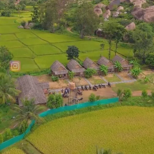 Om Shanti Om Home Stay & Cafe Hampi, hotel v destinaci Hampi