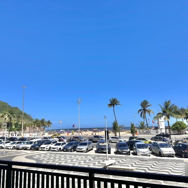 Luxo frente-mar no Leme - Vista deslumbrante da Praia do Leme, conforto e exclusividade para até 6 pessoas