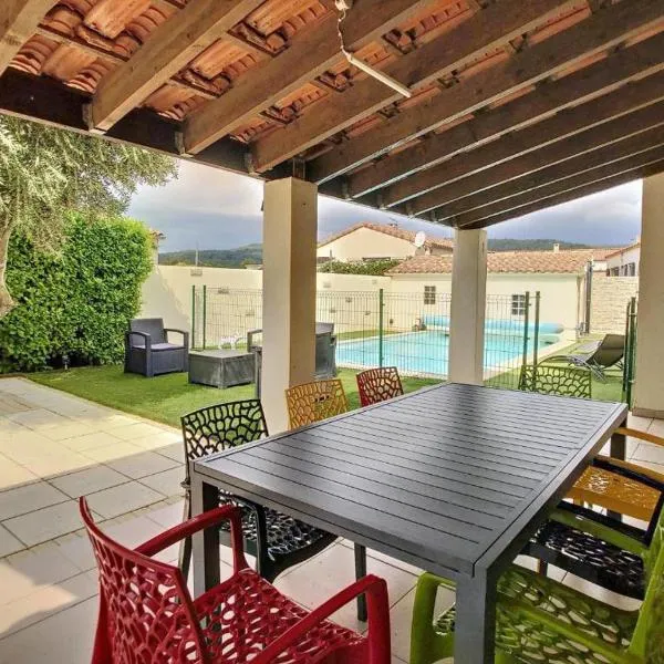 La Cigotà - Villa with swimming pool for 8 people, готель у місті Pouzols-Minervois