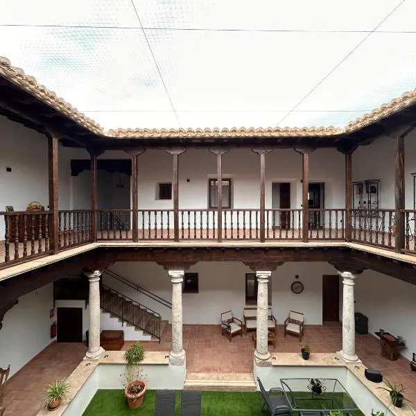 La Casa de la botica -Casa Rural El Romeral de Toledo, hotel in Romeral