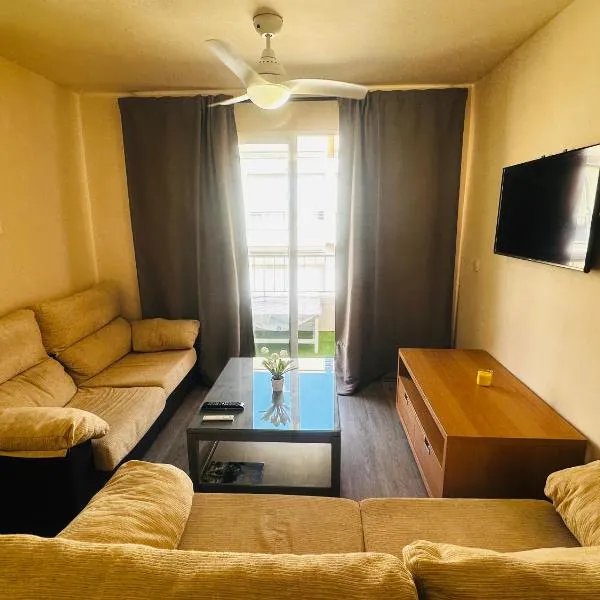 Apartamento recien reformado en Playa La Colonia en ultima planta Con ascensor, hotel in Águilas