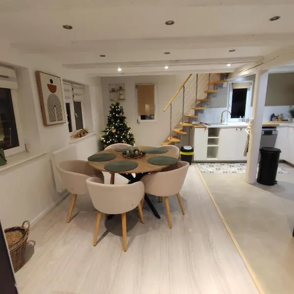 Charmante maison alsacienne, sauna – hotel w mieście Châtenois