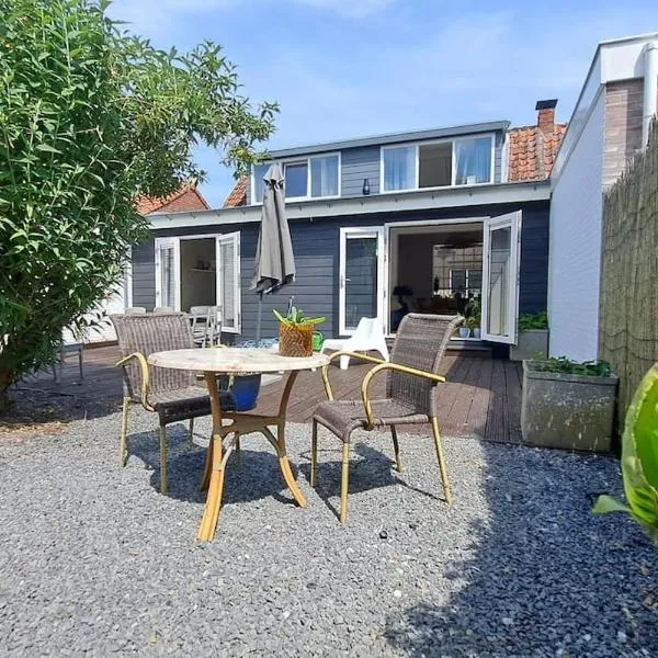 Family home with garden, center Middelburg, hotel v destinaci Middelburg