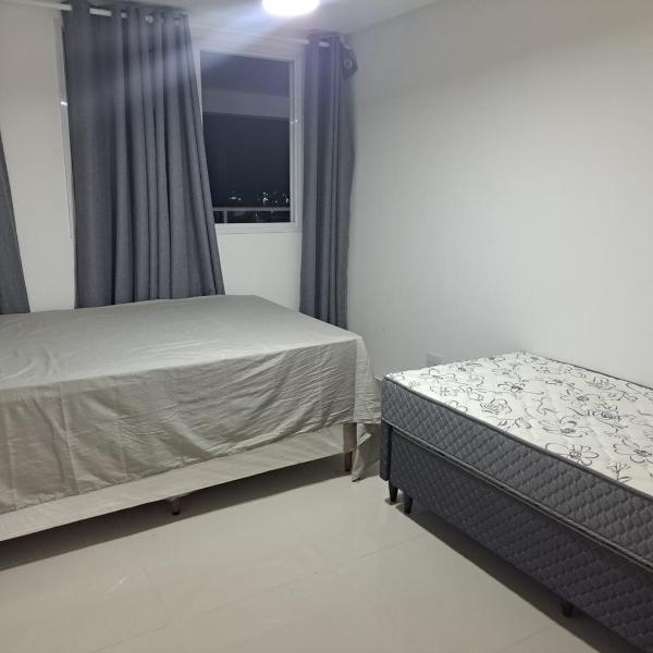 Lindo apartamento na praia do morro com vista para o mar, espaçoso, prédio novinho - Foto 2