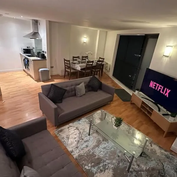 Modern 2-Bedroom Apartment in Sheffield City Centre with Balcony, 2 Bathrooms & 4K Smart TV - Sleeps 6, hotel v destinaci Sheffield