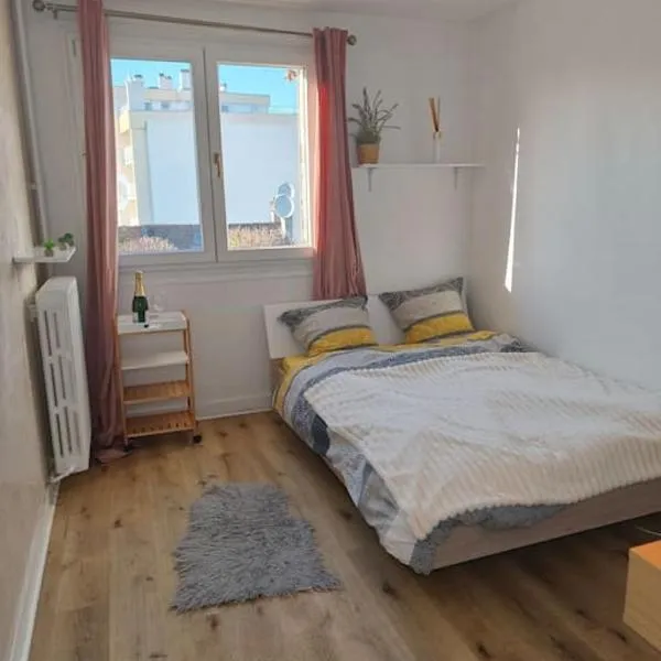 Charmant appartement cosy, hotel in Bondy