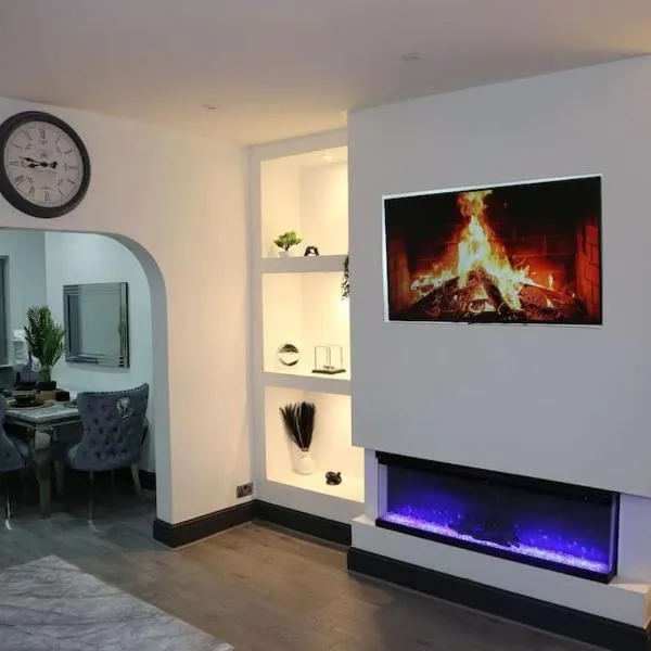 Full, modern family house in Salford, hotel v Manchesteru