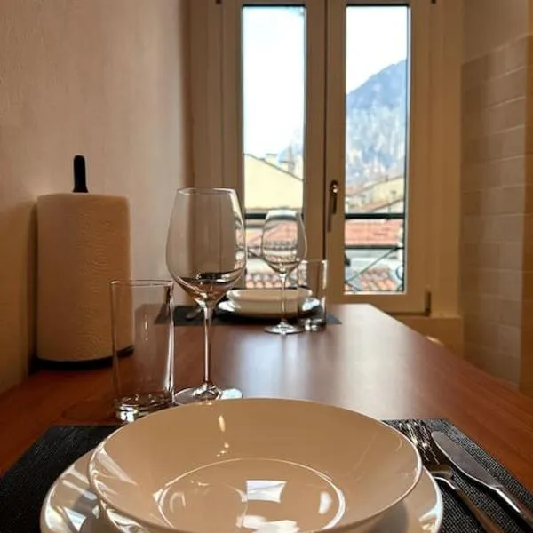 Comfy apartment in Lecco 2, hotel en Lecco