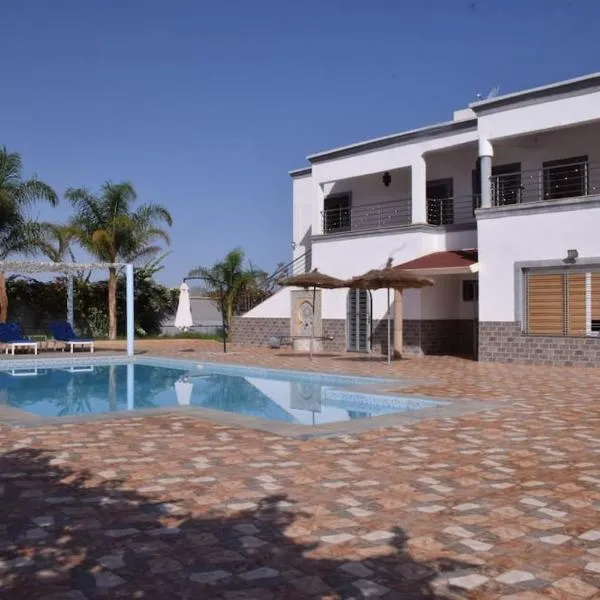 Dar Sakina with Private Pool, khách sạn ở Oulad Zenati