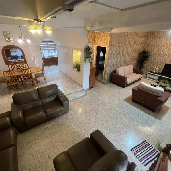 4 Bedroom House with Swimmin Pool at PD by MAISON, hotel v destinaci Port Dickson