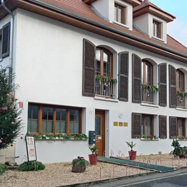 Résidence Loanie & Soins, hotel v destinaci Châlus
