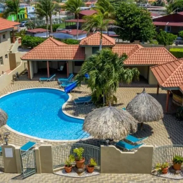 Palma Real 28 - 2-Bedroom Vacation Condo in Palm Beach, Aruba: Palm-Eagle Beach şehrinde bir otel