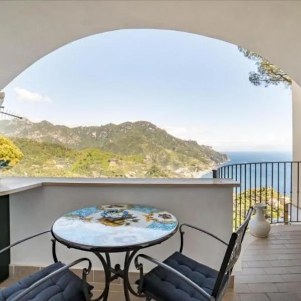 La Dolce Vita Ravello - Apartment with Balcony & Amazing View of the Amalfi Coast, hotel v Ravellu