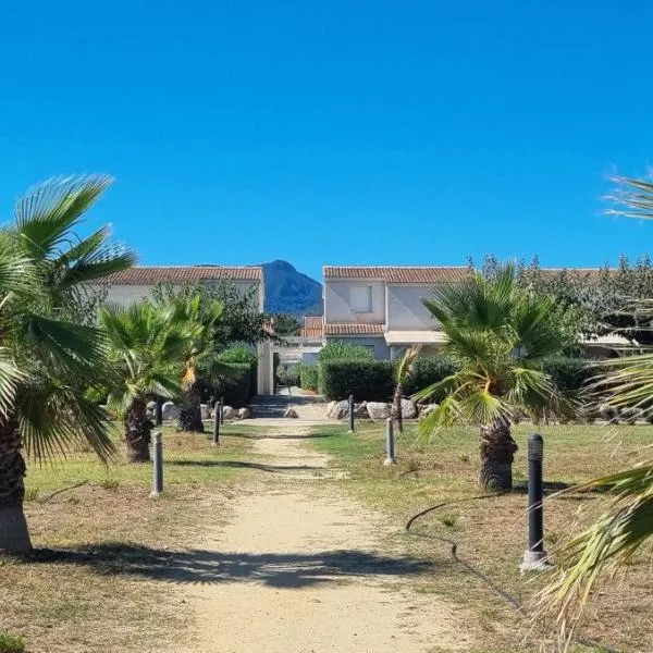 Corse Villa bord de mer, מלון בסרביון