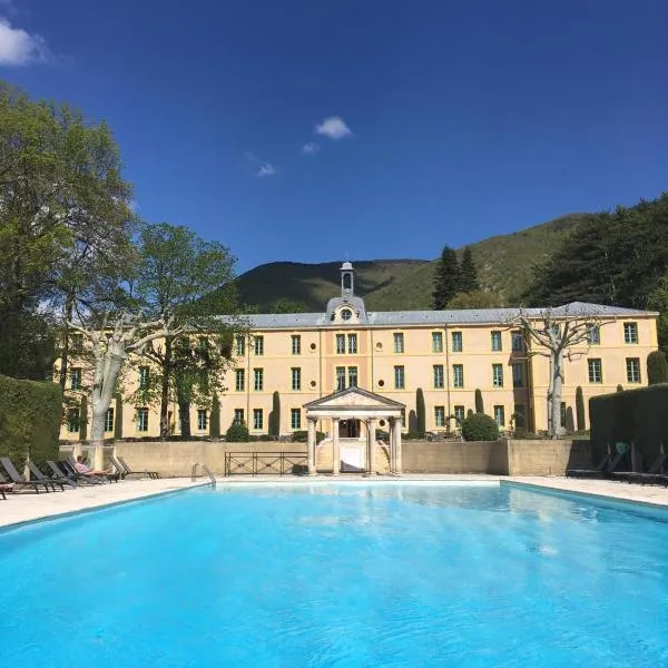Chateau appartement tussen Mont Ventoux en Luberon, hotel in Montbrun-les-Bains