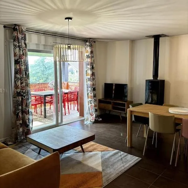 Appartement calme avec balcon, hotel v destinaci Anthy