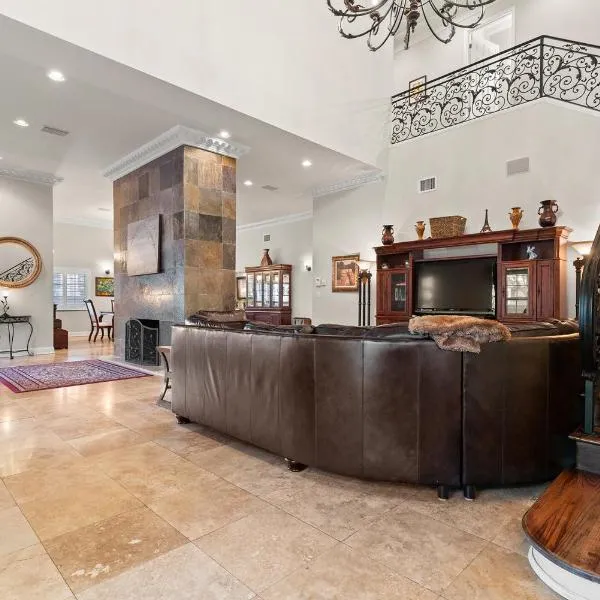 Luxury Mason Villa, hotel in Tampa