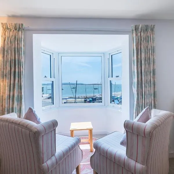 Fabulous Sea View Apartment, hotel in Aberdyfi