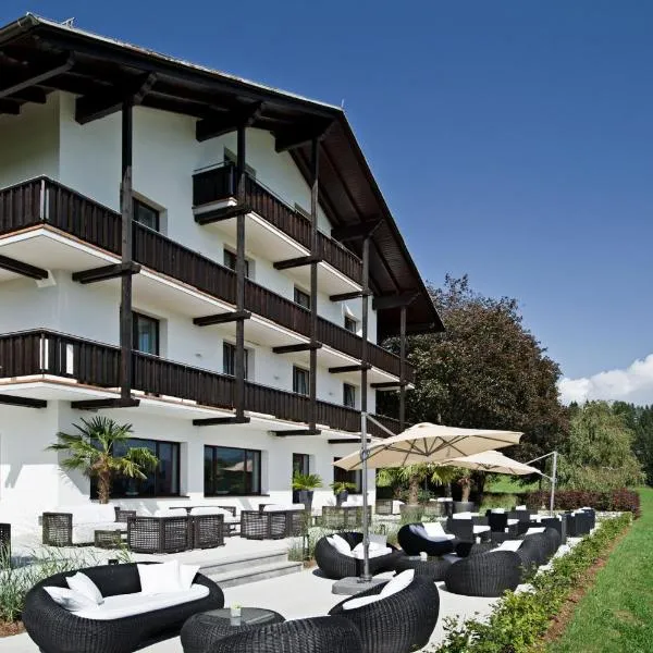 TAUROA Enzingerhof, hotel v destinaci Spielberg