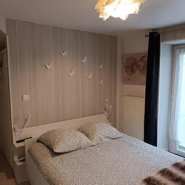La Savouè - Chambre, hotel in Francin